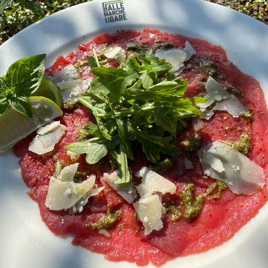 Carpaccio de bœuf au pesto et copeaux de parmesan